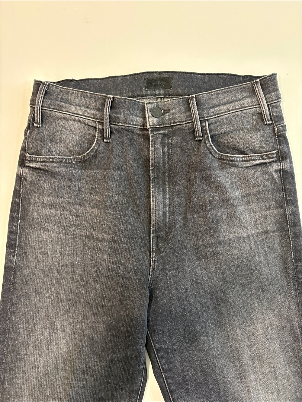 MOTHER Women's Gray Wash Jeans - Picture 2 of 5